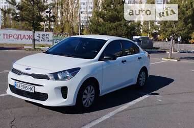 Седан Kia Rio 2017 в Николаеве