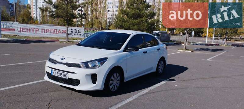 Седан Kia Rio 2017 в Николаеве