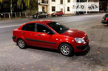 Седан Kia Rio 2010 в Чернігові