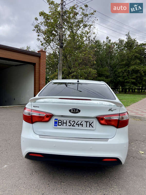 Седан Kia Rio 2013 в Черноморске