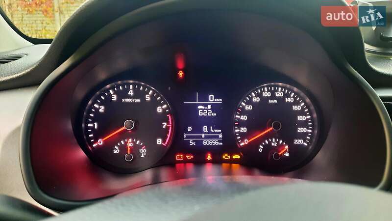 Хетчбек Kia Rio 2017 в Києві