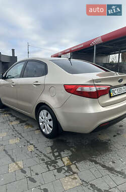 Седан Kia Rio 2012 в Городку