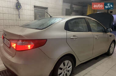 Седан Kia Rio 2011 в Києві