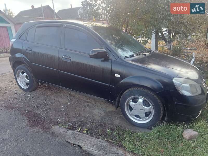 Хэтчбек Kia Rio 2006 в Подольске
