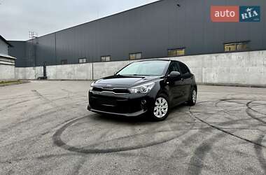 Хетчбек Kia Rio 2017 в Києві