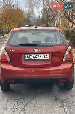 Хетчбек Kia Rio 2011 в Дніпрі