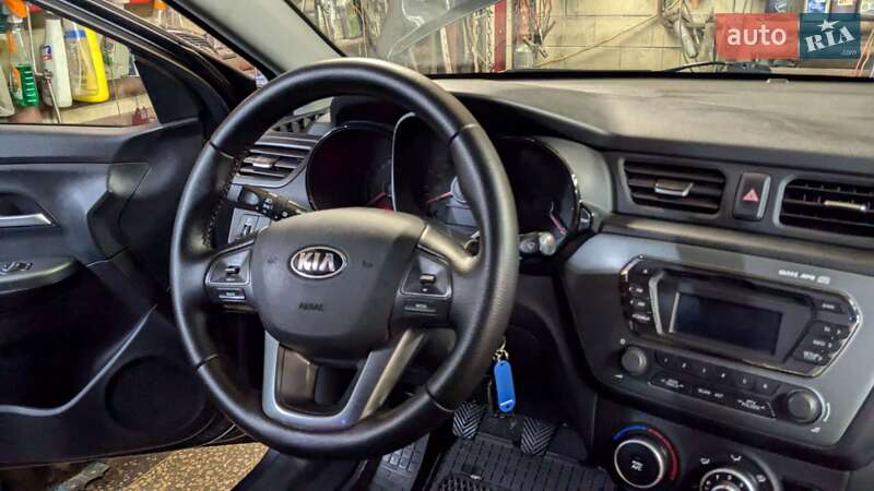 Седан Kia Rio 2013 в Києві