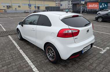 Хэтчбек Kia Rio 2013 в Киеве