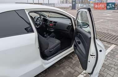 Хэтчбек Kia Rio 2013 в Киеве