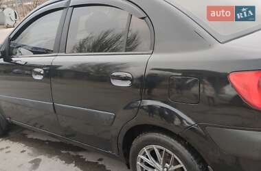 Седан Kia Rio 2006 в Покрові