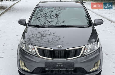 Седан Kia Rio 2012 в Ровно