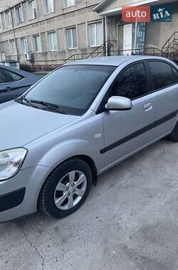 Седан Kia Rio 2008 в Чернівцях