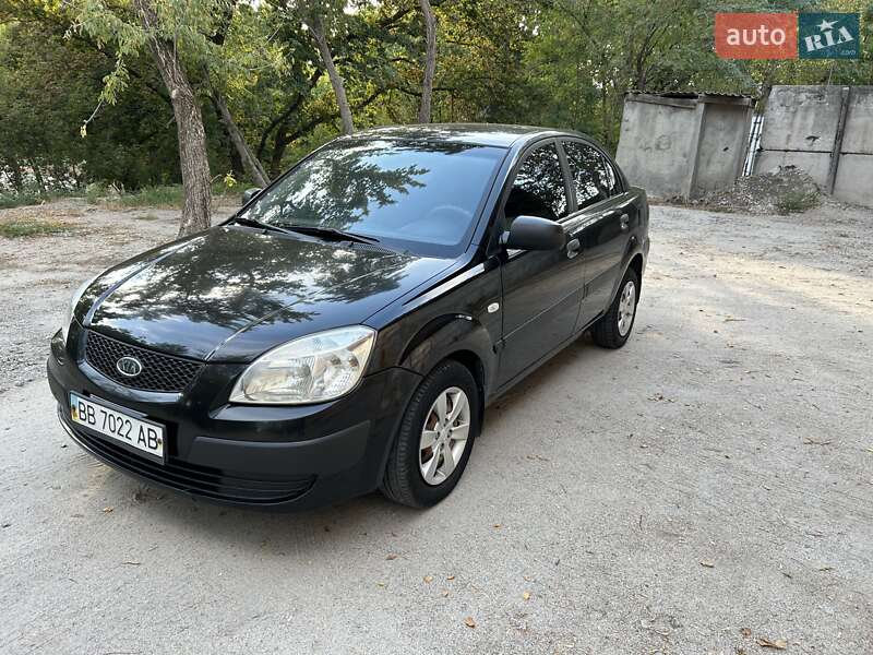 Седан Kia Rio 2008 в Кропивницькому