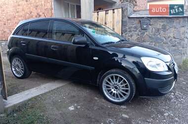 Хэтчбек Kia Rio 2009 в 