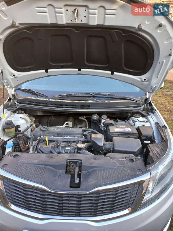 Седан Kia Rio 2013 в Гайвороне