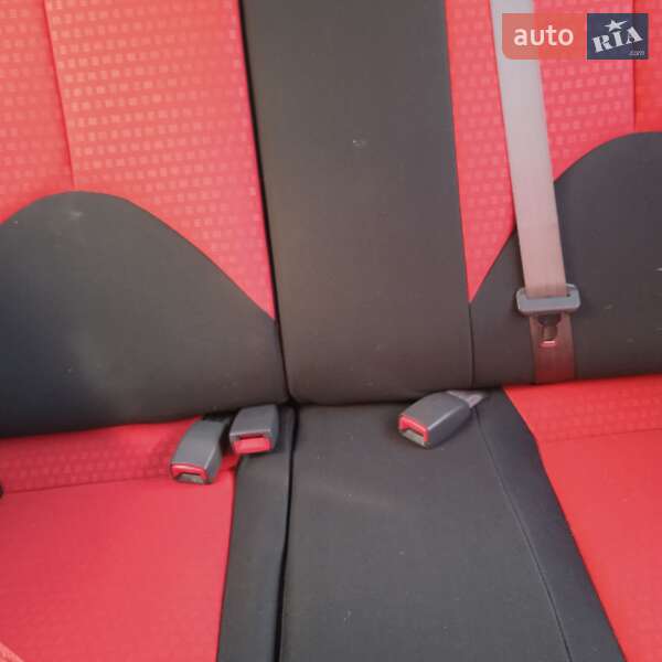 Хэтчбек Kia Rio 2005 в Черновцах