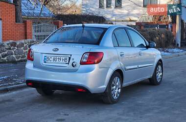 Седан Kia Rio 2010 в Черкасах