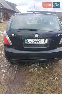 Хетчбек Kia Rio 2010 в Рівному