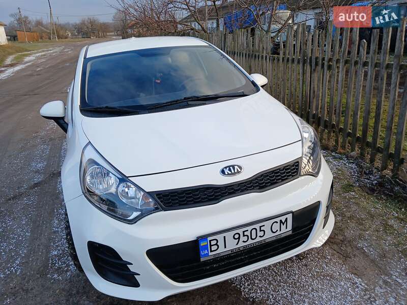 Хетчбек Kia Rio 2016 в Гадячі