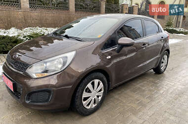 Хетчбек Kia Rio 2012 в Чернівцях