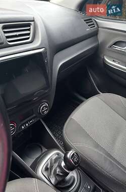 Седан Kia Rio 2013 в 