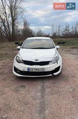 Седан Kia Rio 2016 в Киеве