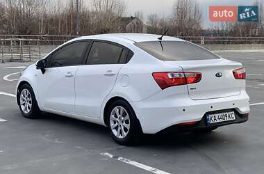 Седан Kia Rio 2016 в Киеве