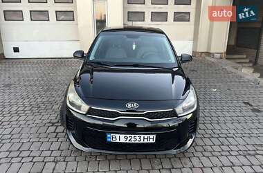 Седан Kia Rio 2017 в Николаеве