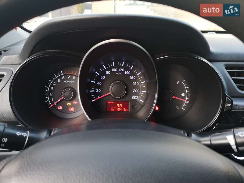 Седан Kia Rio 2012 в Львові