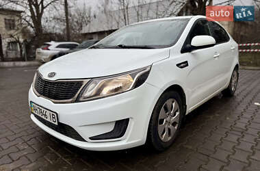 Седан Kia Rio 2012 в Черновцах