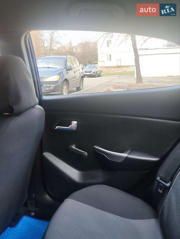 Седан Kia Rio 2011 в Києві