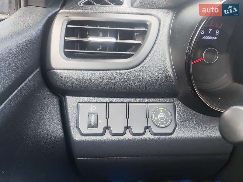 Седан Kia Rio 2011 в Києві