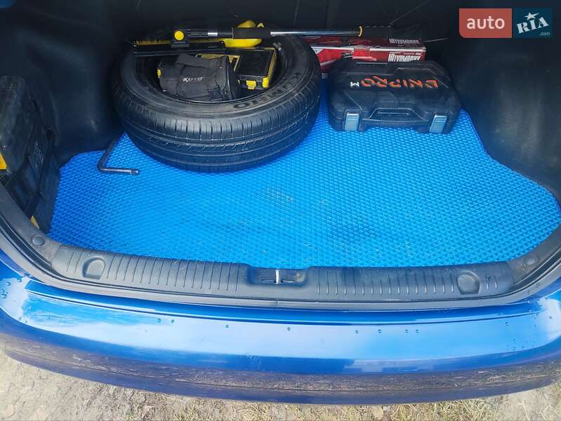 Седан Kia Rio 2011 в Києві