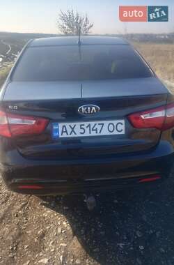 Седан Kia Rio 2013 в Карловке