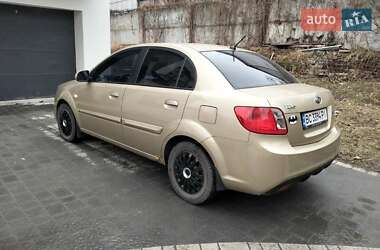 Седан Kia Rio 2010 в Львові