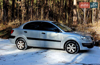 Седан Kia Rio 2008 в Кременце