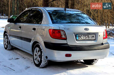 Седан Kia Rio 2008 в Кременце