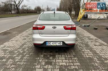 Седан Kia Rio 2015 в Николаеве