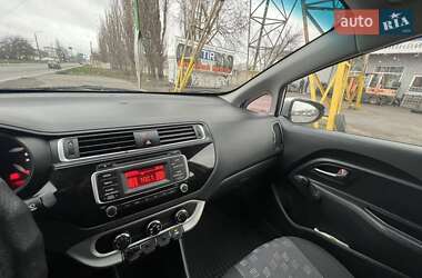 Седан Kia Rio 2015 в Николаеве