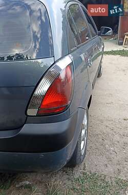Хэтчбек Kia Rio 2006 в 