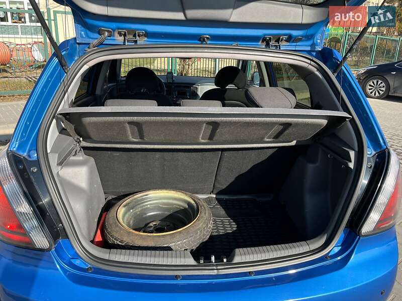 Хэтчбек Kia Rio 2011 в Львове