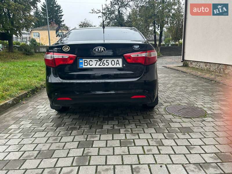 Седан Kia Rio 2013 в Львові