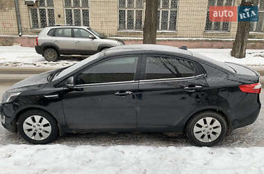 Седан Kia Rio 2013 в Львове