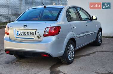 Седан Kia Rio 2010 в Черкасах