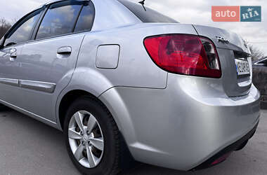 Седан Kia Rio 2011 в Днепре