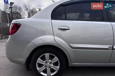 Седан Kia Rio 2011 в Днепре