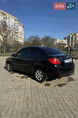 Седан Kia Rio 2010 в 