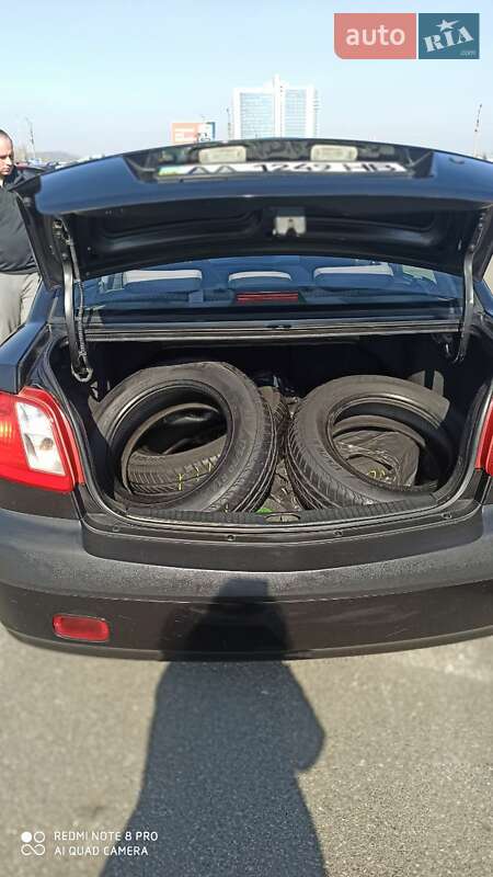 Седан Kia Rio 2008 в Обухове
