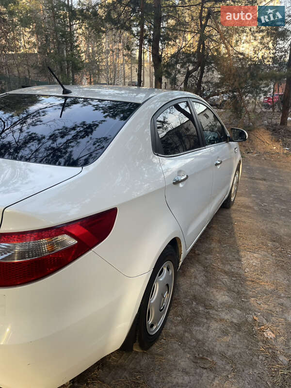 Седан Kia Rio 2011 в Киеве
