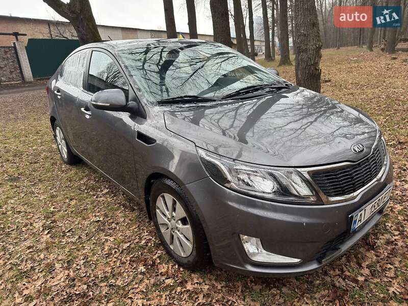 Седан Kia Rio 2014 в Чернігові